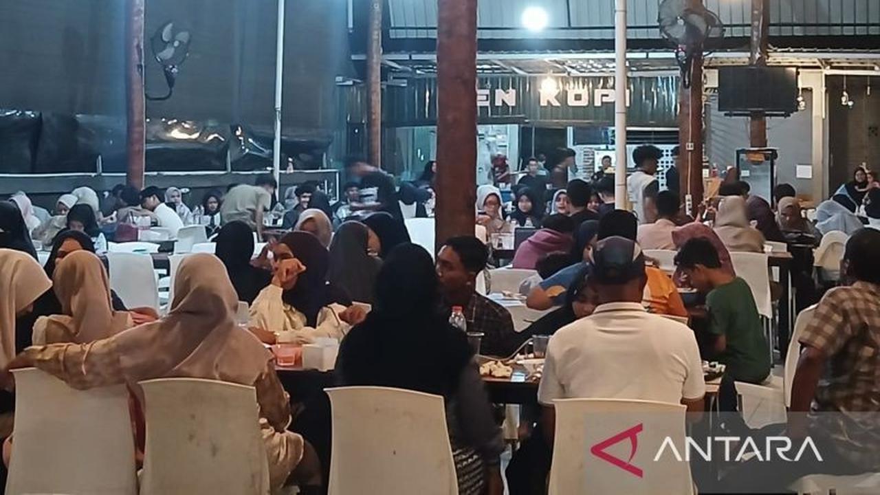 Listrik Padam Total di Banda Aceh, Warkop Jadi Penyelamat Warga Cari Internet dan Charger HP