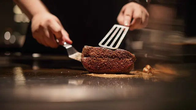 Ironplate Hadirkan Pengalaman Seru Menu Fusion Hidangan Prancis dan Asia ala Teppan