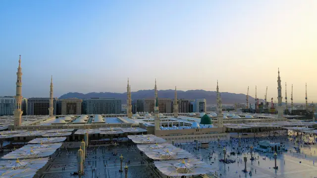 Menunaikan Ibadah Haji