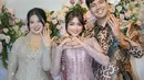 Kakak Fadly Faisal dan Fuji An, Frans Faisal, melangsungkan lamaran pada Minggu, 8 Desember 2024. Ia telah melamar kekasihnya, Indah Tri Pertiwi, dalam sebuah acara intim yang berlangsung di The Wijaya House, Jakarta. [IG:@fuji_an].