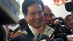 Mantan Menteri Hukum dan HAM Yusril Ihza Mahendra, Senin (12/9), memenuhi panggilan Kejaksaan Agung. "Saya datang untuk menghormati institusi ini," kata Yusril. 