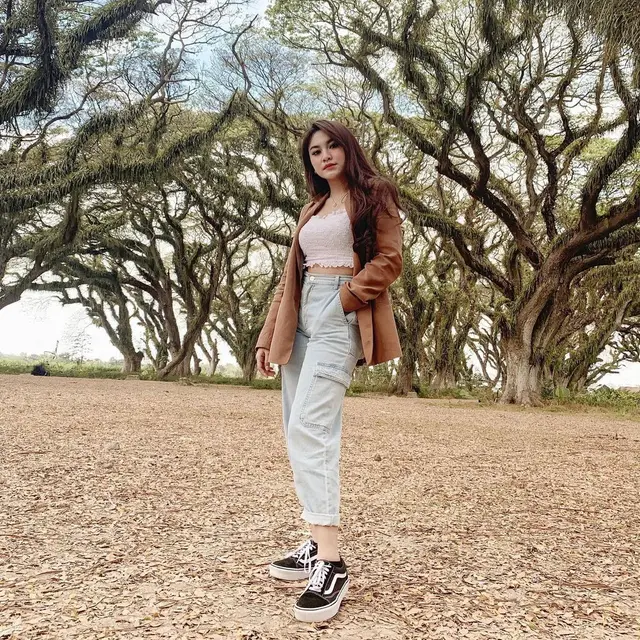 11 Potret Outfit Effortless ala Mahalini Raharja yang Bikin Tampil Fashionable dan Stylish