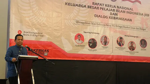 Soetrisno Bachir.
