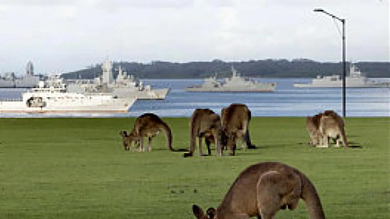 FOTO: KRI Raden Eddy Martadinata-331 Ikuti IFR dan Latma Kakadu 2026 di Australia