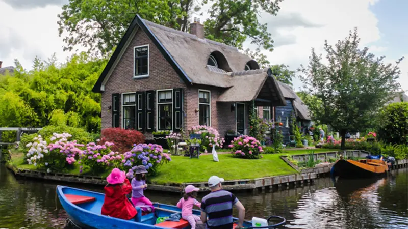 Giethoorn, Desa Unik Tanpa Polusi Kendaraan