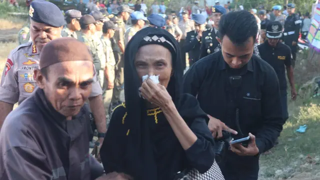 Jenazah Brigpol Anumerta Hedar tiba di Bandara Internasional Sultan Hasanuddin, Makassar, Selasa (13/8/2019) sekitar pukul 15.00 Wita. (Foto: dok Divisi Humas Polri)
