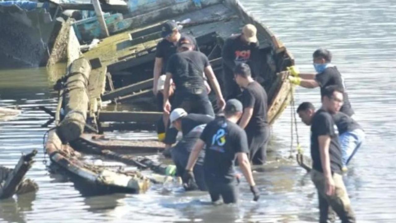 Pemkot Kendari Gencarkan Pembersihan Bangkai Kapal Sambut UCLG ASPAC