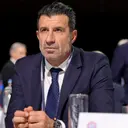 Datang ke Jakarta, Luis Figo Tantang Fans Adu Juggling