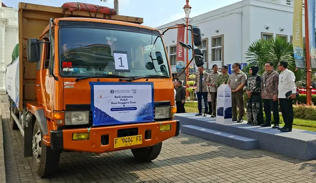 Bank Indonesia (BI) mengirim bantuan logistik bagi korban bencana gempa di Nusa Tenggara Timur (NTT).