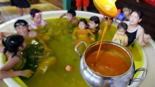 7 Cara Mandi Paling Tak Lazim
