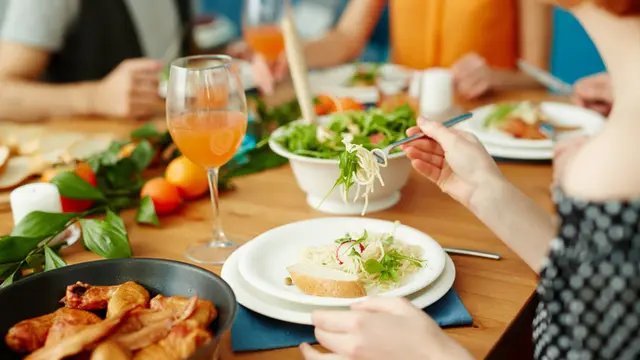 Sumber: Candace Smith Etiquette
