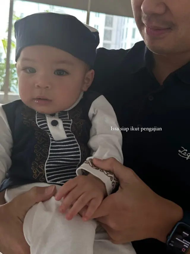 Potret Baby Izz mengenakan busana muslim. (Foto: Instagram Stories/nikitawillyofficial94)