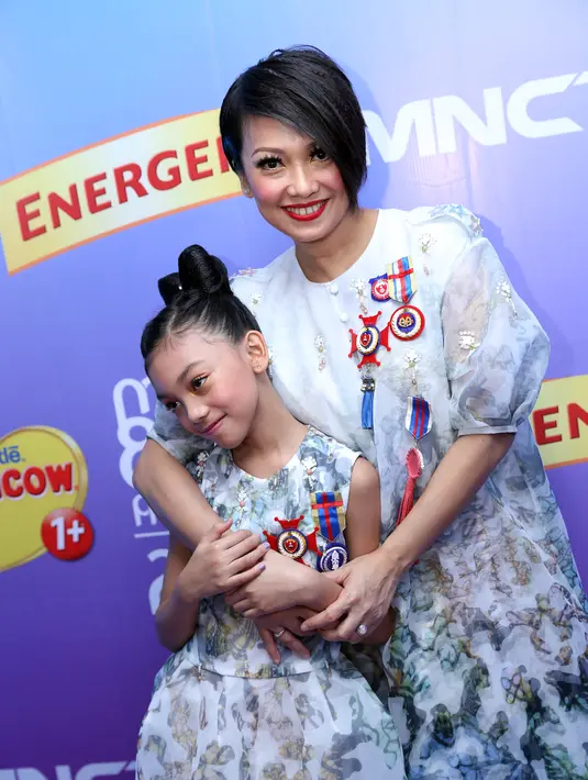 Sukses album pertamanya, membuat Naura semakin bersemangat mengisi kekosongan lagu anak-anak. Pada bulan November 2015, Naura meluncurkan single Untuk Tuhan. Lagu permintaan seorang anak kepada Tuhan di jadikan temanya. (Andy Masela/Bintang.com)