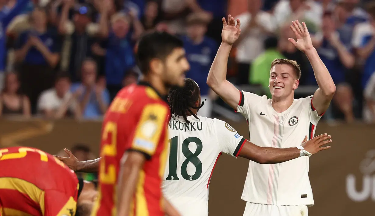 Dua menit berselang, Liam Delap berhasil menambah keunggulan Chelsea atas Esperance de Tunis. (FRANCK FIFE/AFP)