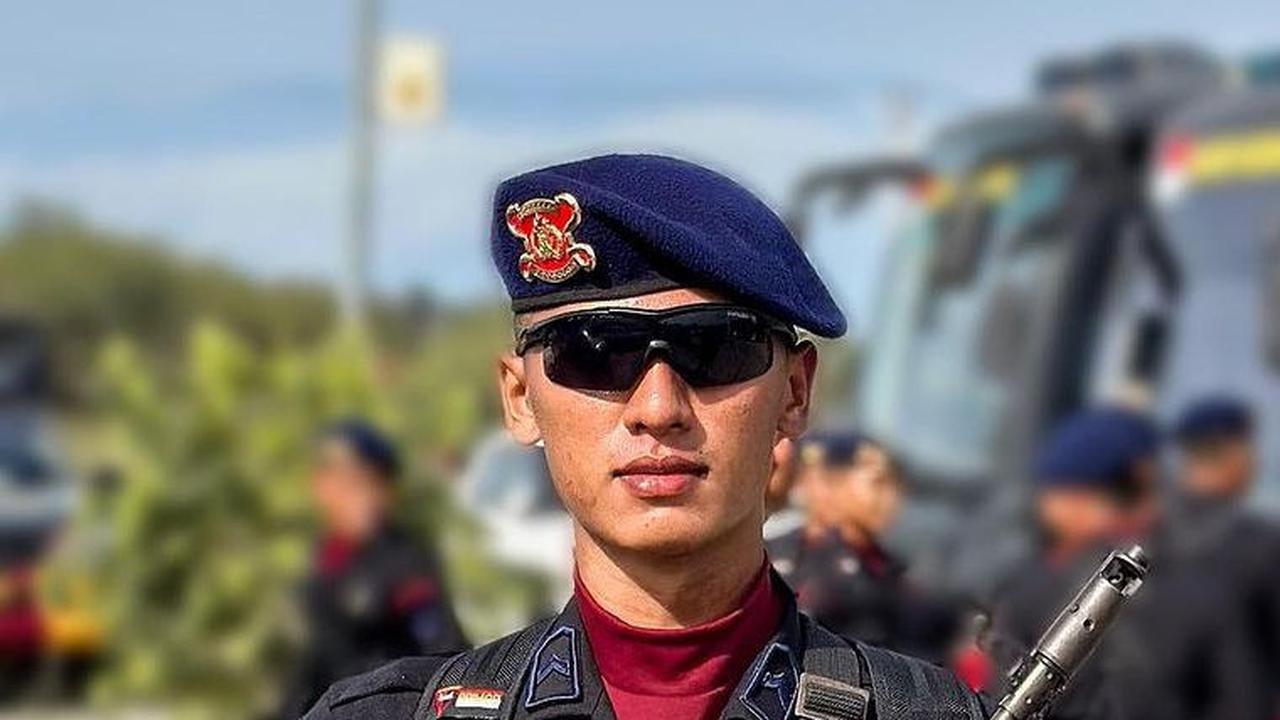 Melansir dari akun instagram bidhumaspoldasulteng, personel tampan ini bertarung dalam kategori Festival Intern Polri Kumite kelas -67 Kg Usia 18+ Putra.