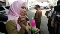 Sidak makanan mengandung bahan berbahaya di Serang, Banten (Liputan6.com/ Yandhi Deslatama)