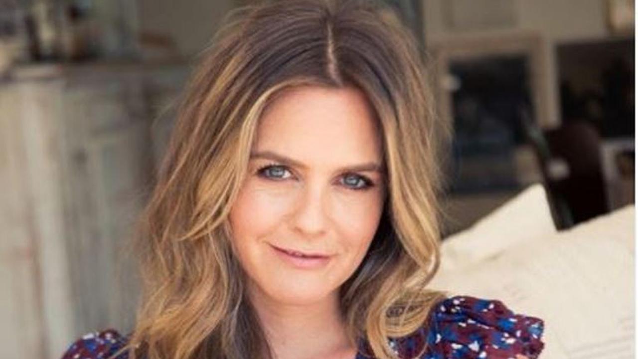 Artis Hollywood Alicia Silverstone Ternyata Suka Makan Tempe