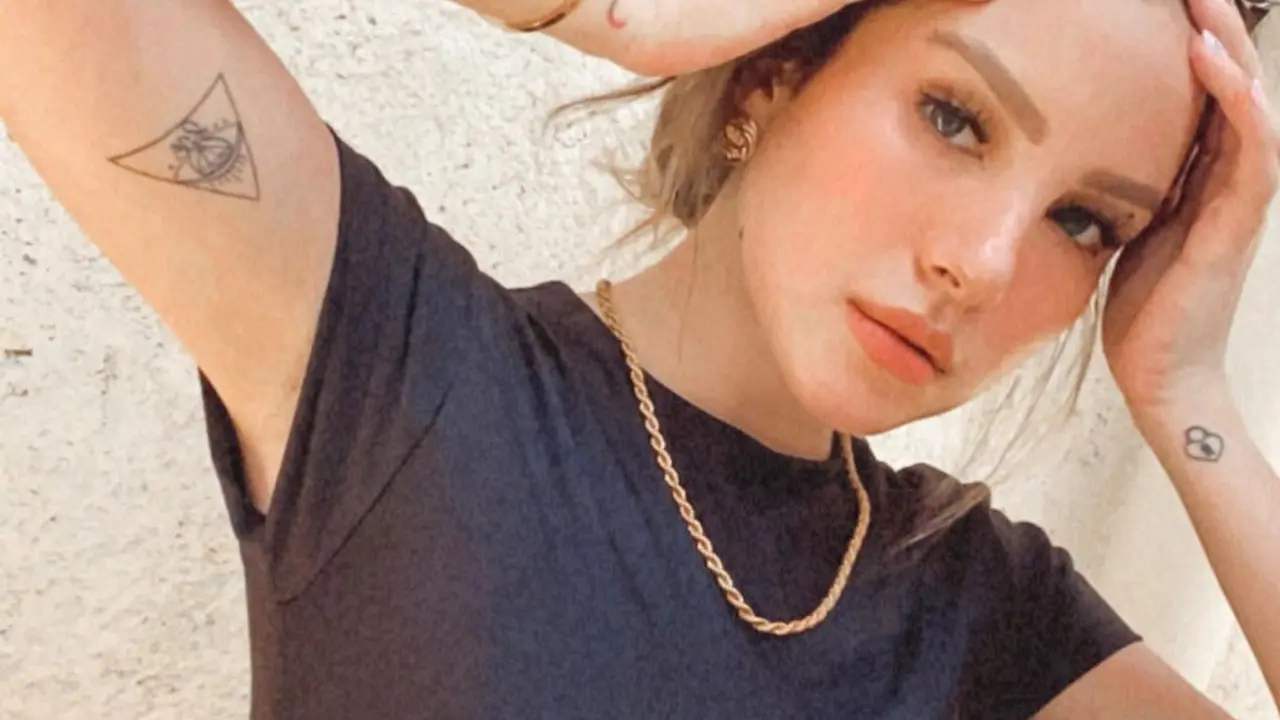 Paola Serena (https://www.instagram.com/p/CEEVk_zlwQ0/)