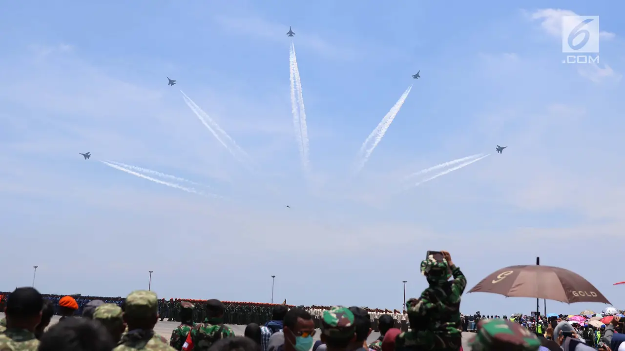 Atraksi Alat Tempur Meriahkan HUT TNI