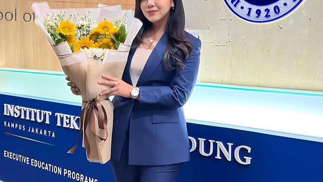 Potret Cantik Bthari Ayeisha Anak Mayjen TNI Lulus S2, Sang Jenderal 'Akhirnya dengan Perjuangan yang Keras