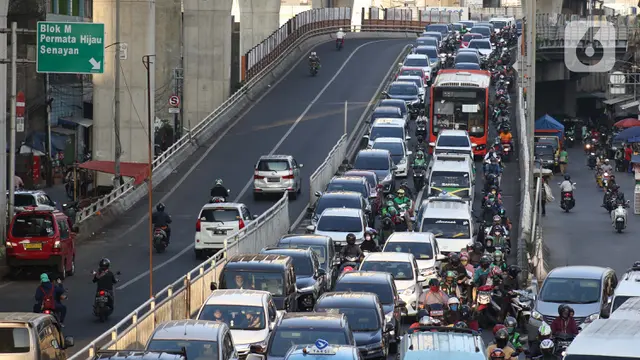 FOTO: PSBB di Jakarta, Sebagian Ruas Jalan Tetap Macet