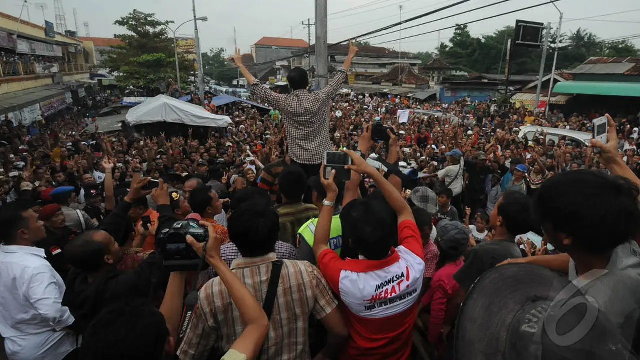  Massa Menyemut Sambut Jokowi di Pekalongan