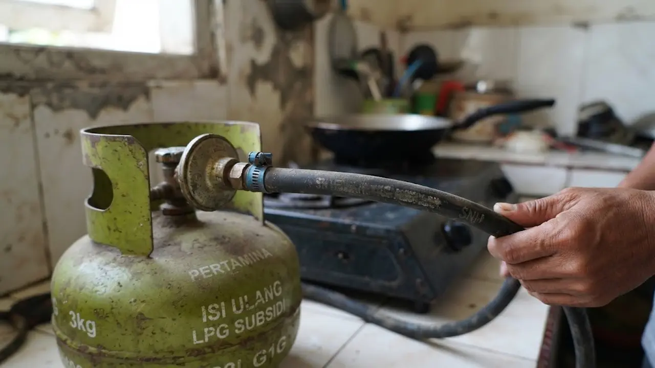 Tanda-Tanda Selang Gas Rumah Perlu Segera Diperiksa
