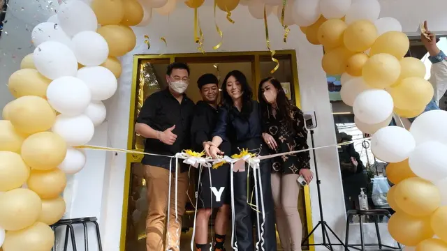 Reza Arap dan Wendy Walters