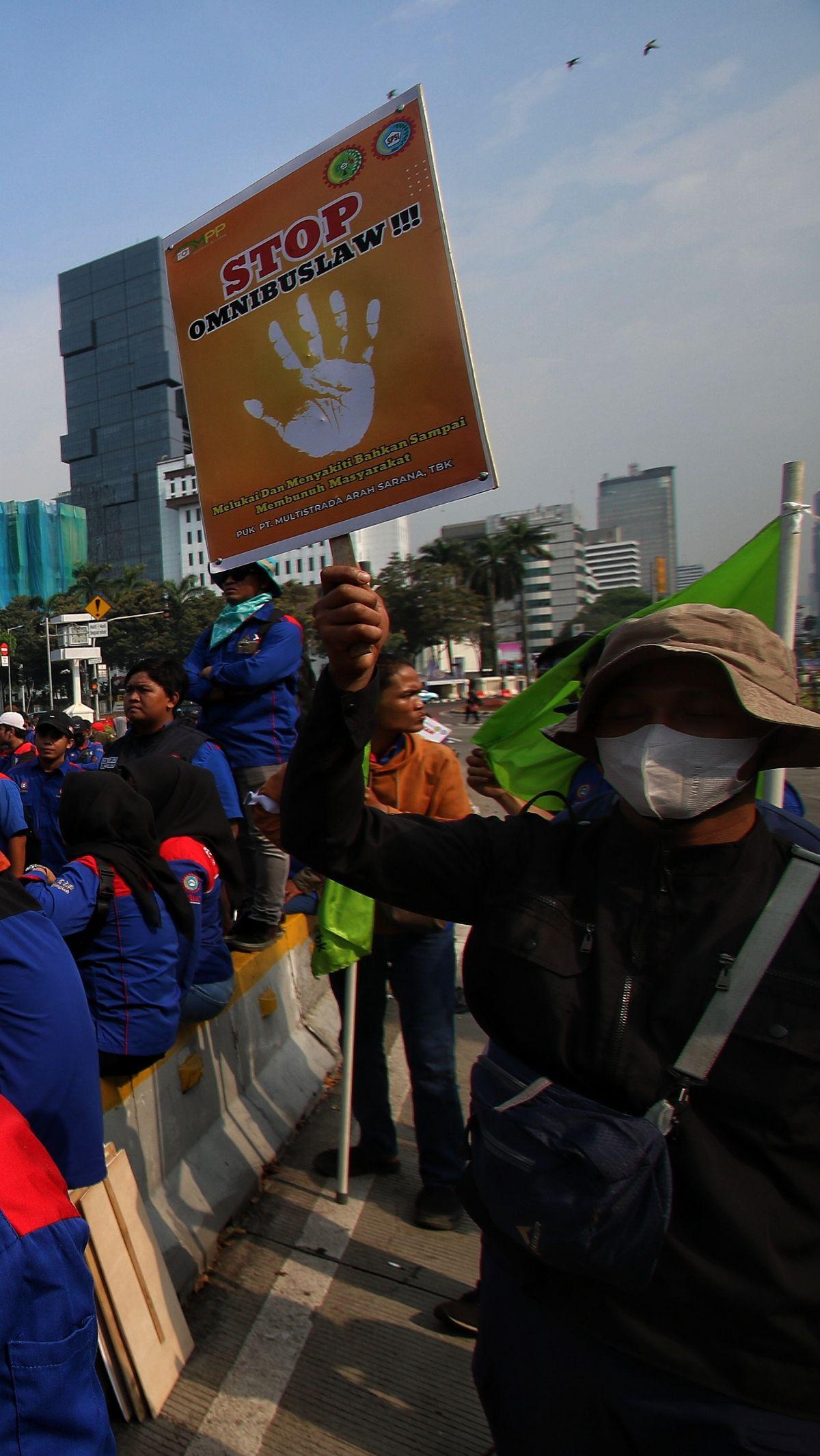 Presiden KSPSI Andi Gani mengatakan, massa buruh yang bergabung dalam aksi unjuk rasa kali ini berasal dari wilayah Jabodetabek.