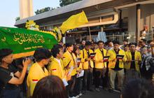 BEM UI Demo di Mabes Polri, Bawa Keranda Mayat