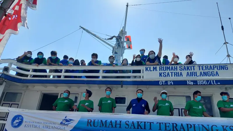 Rumah Sakit Terapung Ksatria Airlangga (RSTKA) kembali berlayar. (Dian Kurniawan/Liputan6.com)