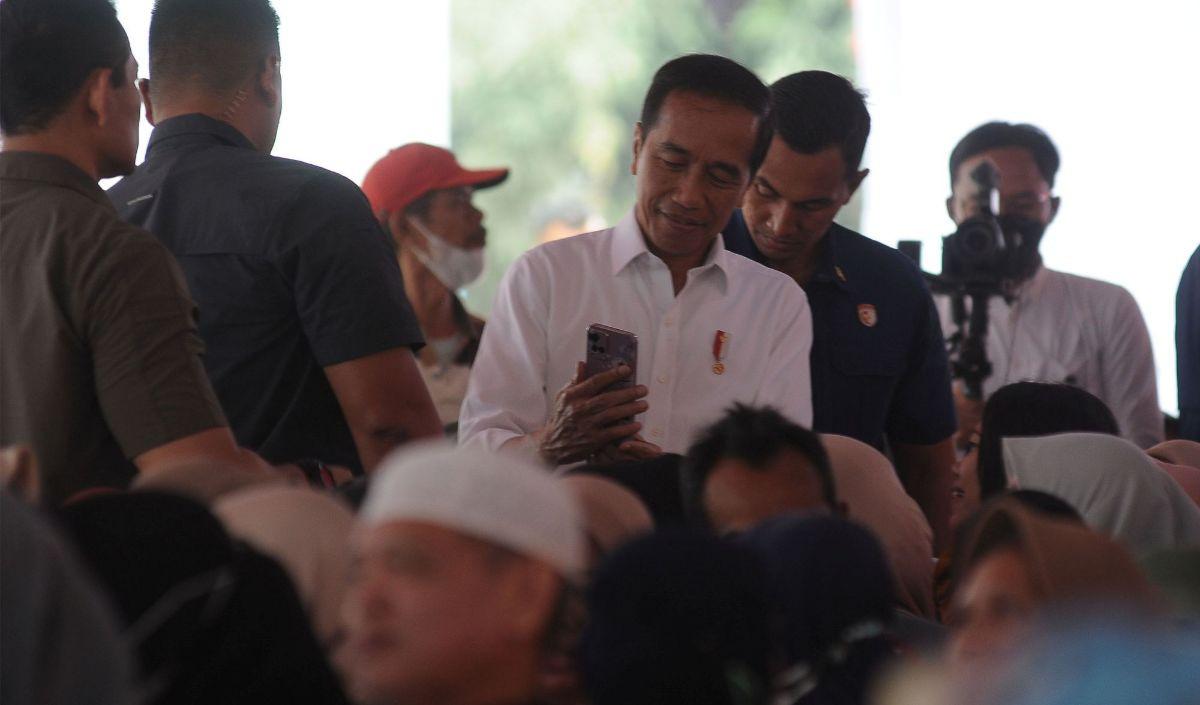" Ya ini semua negara sedang mengalami kekeringan el nino termasuk Indonesia meskipun hanya beberapa provinsi, ada 7 provinsi di kita, " ucapnya di Perum Bulog Dramaga, Senin (11/9/2023).<br>