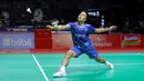 Pebulu tangkis tunggal putra Indonesia, Anthony Ginting berusaha mengembalikan kok ke arah wakil Thailand, Kantaphon Wangcharoen dalam babak kualifikasi Indonesia Masters 2026 di Istora, Senayan, Selasa (20/01/2026). (Bola.com/Bagaskara Lazuardi)