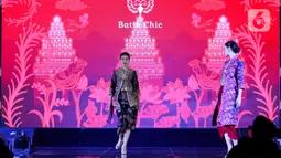 Batik Chic berkolaborasi dengan Nasabah Inspiratif PNM Mekaar menampilkan 10 busana yang dipamerkan saat acara Cipta dan Cipta parade Wastra Nusantara. (Liputan6.com/Herman Zakharia)