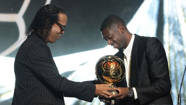 Foto: Bawa PSG Berjaya, Ousmane Dembele Dinobatkan Sebagai Peraih Ballon d’Or 2025