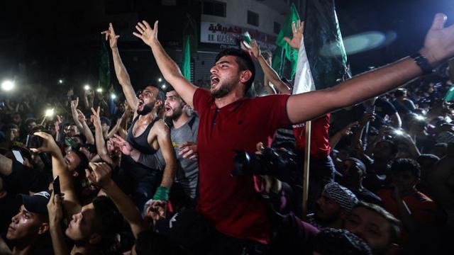 FOTO: Warga Gaza Rayakan Gencatan Senjata Israel - Hamas