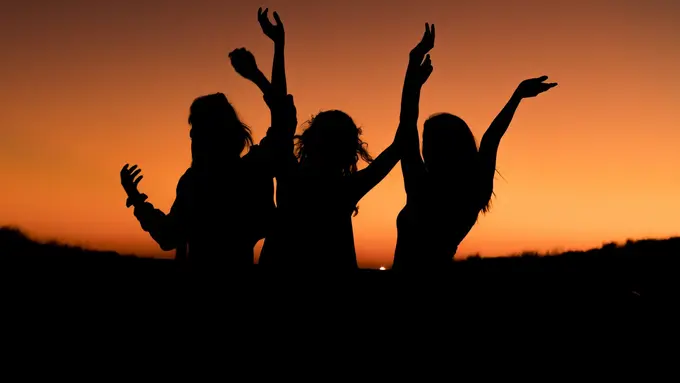 [Bintang] Penuh Cinta, 5 Shio Ini Jarang Punya Musuh