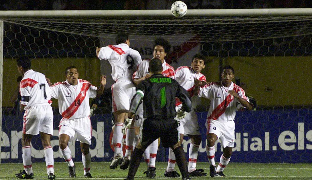 Pemain Paraguay ini adalah satu-satunya penjaga gawang yang mencetak hat-trick, serta mencetak 23 gol dalam dua musim untuk Velez Sarsfield di Divisi Primera Argentina. (AFP)