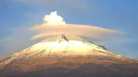 Detik-detik Terbentuknya 'Awan Aneh' di Gunung Api Meksiko