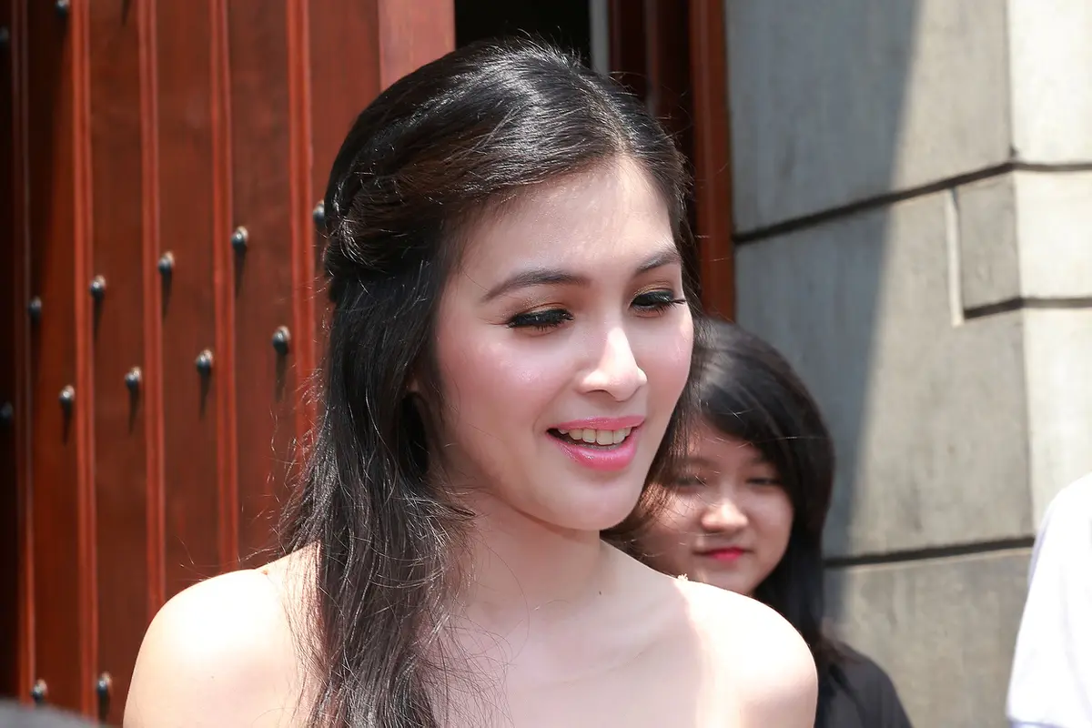 Sandra Dewi 