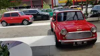 Ratusan mobil mungil MINI kumpul diacara Indonesia MINI Day 2018 di QBig, BDS City, Tangeran Selatan, Sabtu (15/12/2018). (Herdi Muhardi)