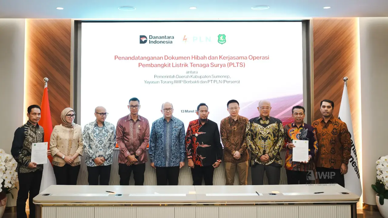 Dua PLTS berkapasitas 1 MWp dihibahkan untuk masyarakat Sumenep guna mendukung energi terbarukan dan elektrifikasi. (Dok IWIP)