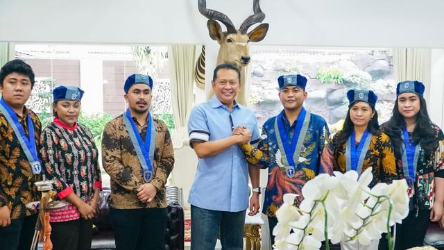 Pengurus Pusat GMKI bersilaturahmi dan beraudensi dengan ketua MPR Bambang Soesatyo alias Bamsoet (Istimewa)