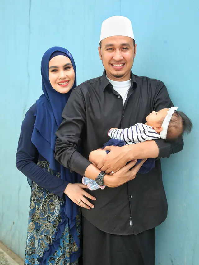 [Fimela] Kartika Putri dan Habib Usman Bin Yahya