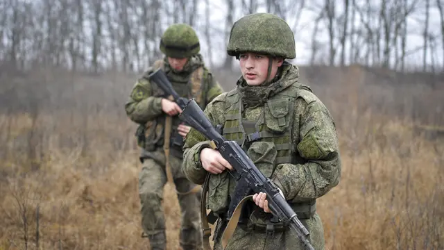 FOTO: Latihan Militer Rusia di Tengah Ketegangan dengan Ukraina