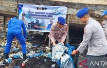 Polairud Penajam Ajak Warga Selamatkan Lingkungan Pesisir dari Ancaman Pencemaran Sampah