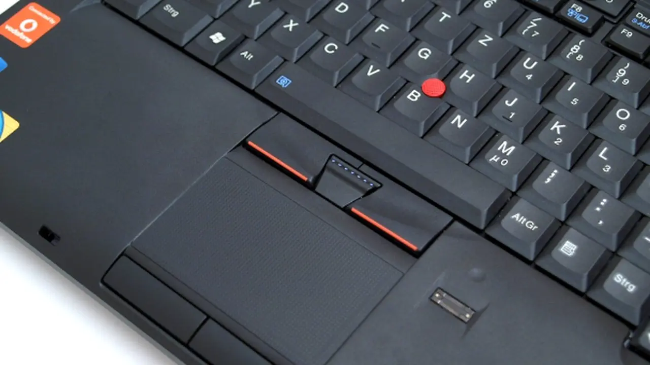 Rentan Terbakar, Puluhan Ribu Baterai Laptop Lenovo Ditarik
