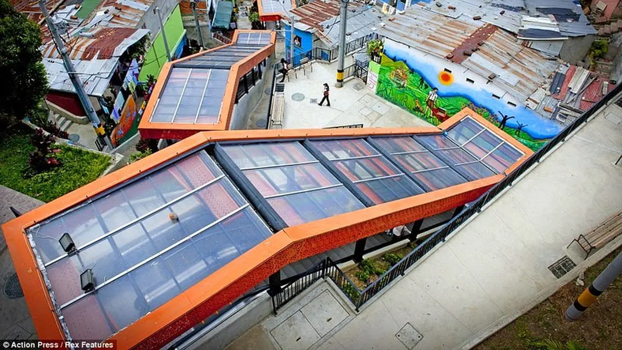 Escalator Besar Luar Ruangan di Kolombia