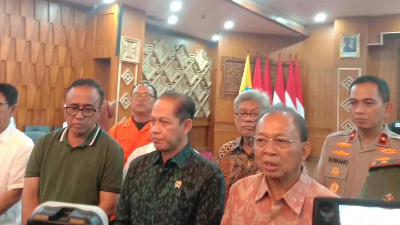Banjir Parah, Menteri Hanif Peringatkan Koster Hentikan Alih Fungsi Lahan Sekarang!