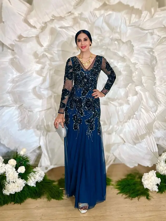 Model Dress Panjang Diah Permatasari